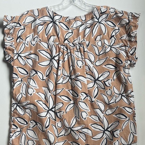 Ann Taylor loft beige ruffle sleeve top ❤️ - Picture 6 of 6